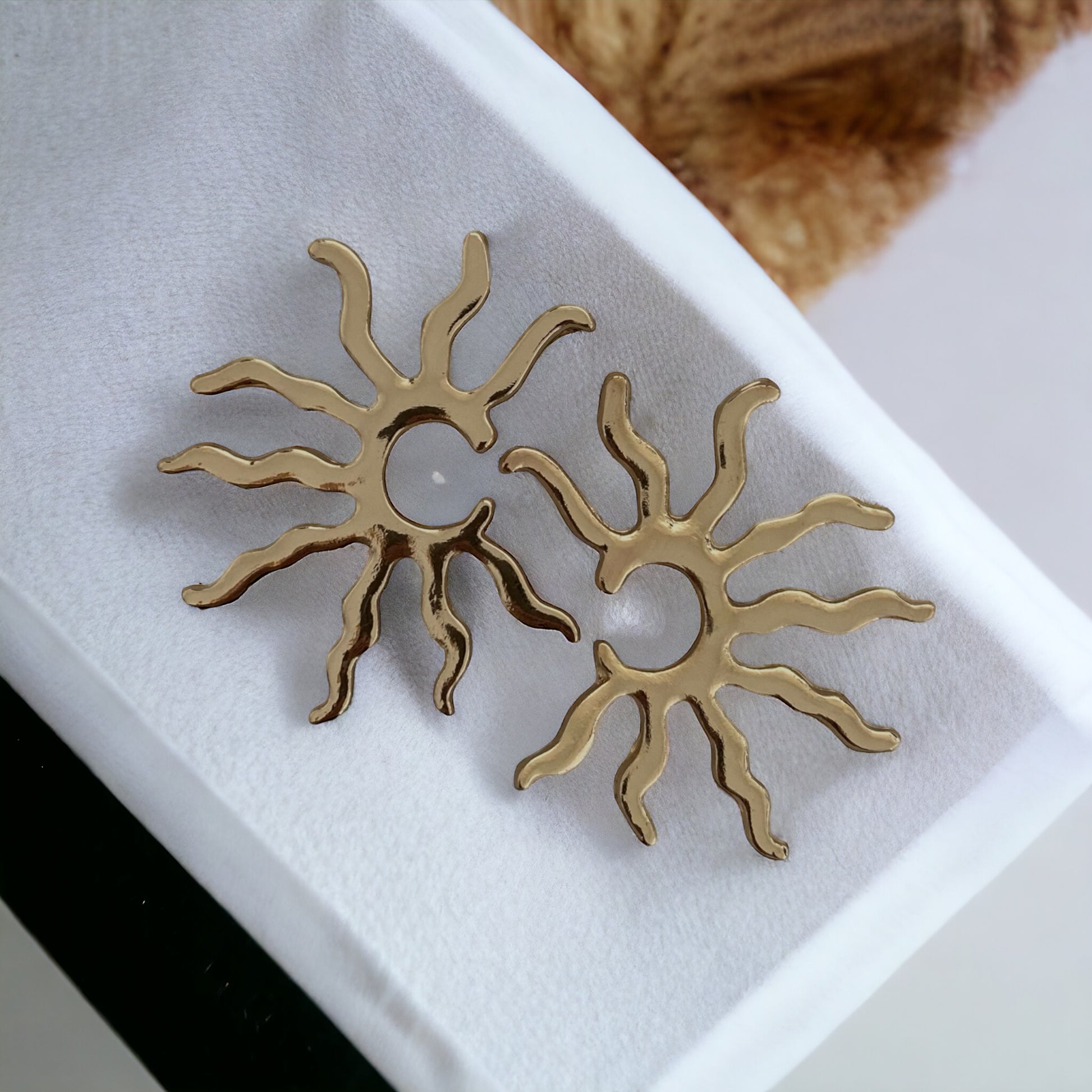 Orecchini EOLIA - Gioielli Artigianali in Bronzo a Forma di Sole